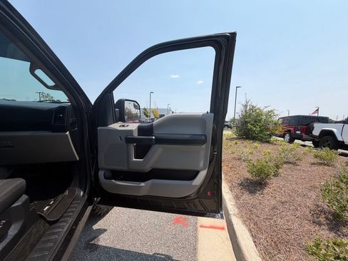 Used 2018 Ford F150 XL w/ Equipment Group 101A Mid AWD/4WD image 45