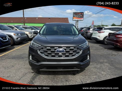 Used 2019 Ford Edge Titanium w/ Equipment Group 301A FWD image 3
