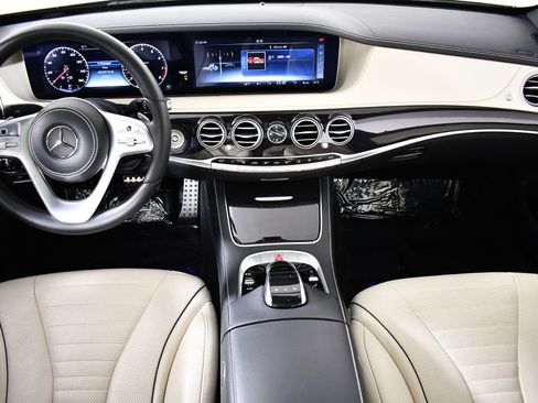 Used 2018 Mercedes-Benz S 560 Sedan image 15