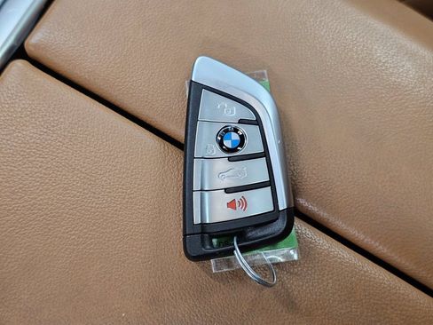 Used 2022 BMW X5 xDrive40i AWD/4WD image 42