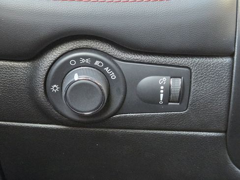 Used 2025 Dodge Durango GT image 25