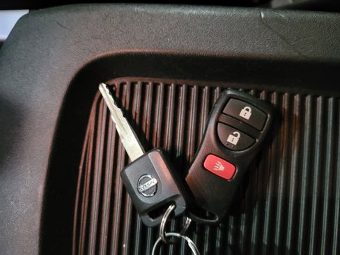 Used 2014 Nissan Titan SL w/ SL Max Utility Package image 32