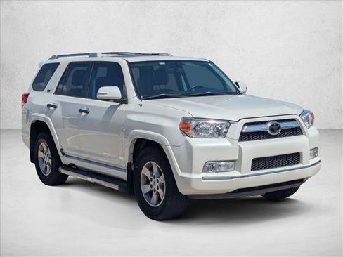 Used 2011 Toyota 4Runner SR5 w/ Premium Pkg w/Leather RWD image 3
