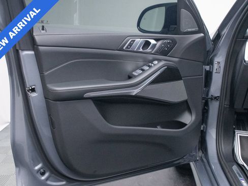 Used 2025 BMW X7 M60i w/ Executive Package image 25