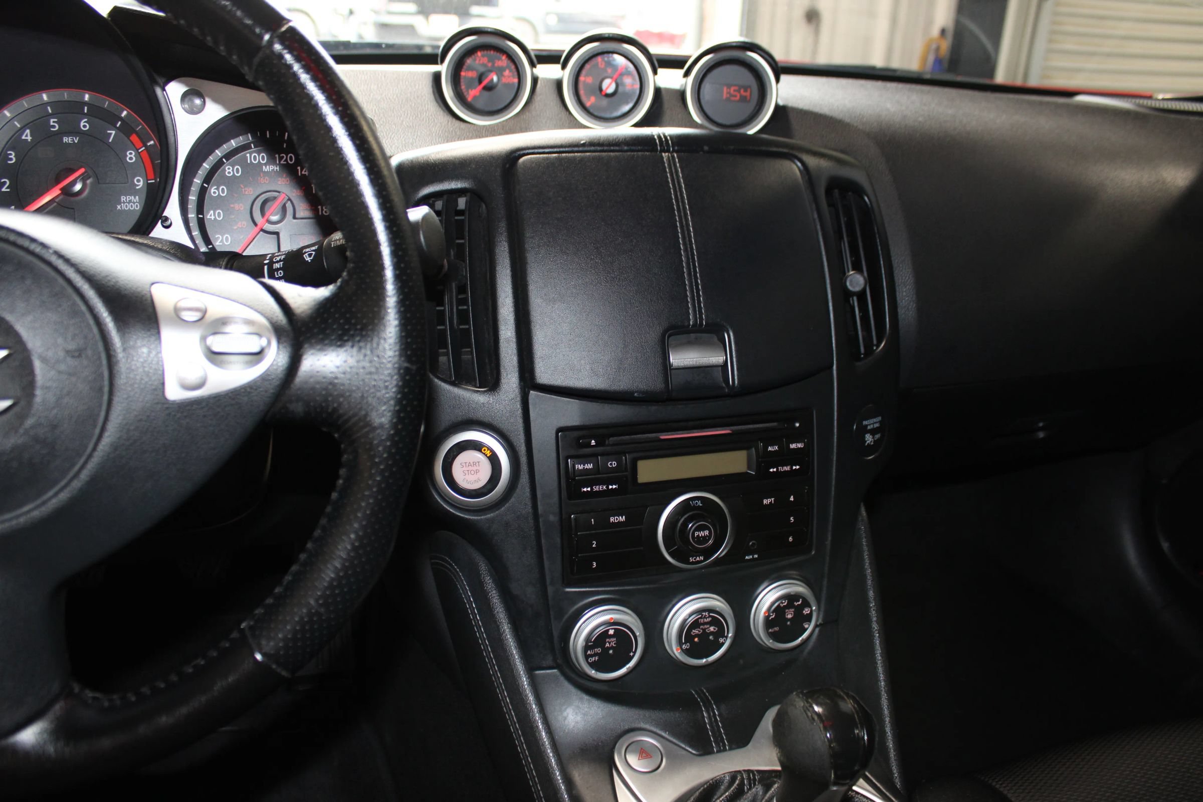 Used 2012 Nissan 370Z Coupe RWD image 16