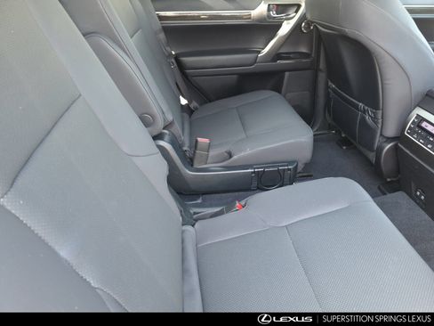 Used 2023 Lexus GX 460 Premium w/ Accessory Package AWD/4WD image 29