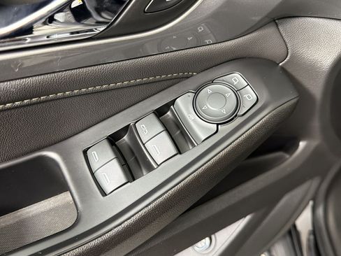 Used 2023 Chevrolet Traverse LT w/ LPO, Floor Liner Package FWD image 18