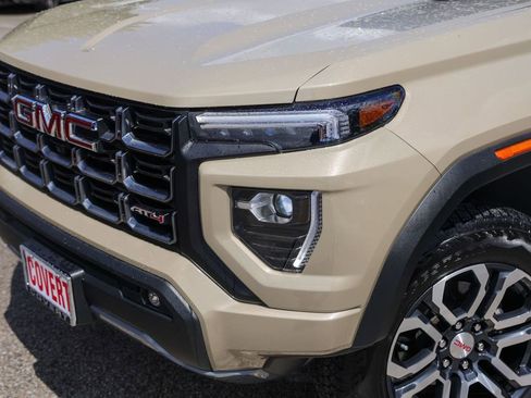 Used 2024 GMC Canyon AT4 w/ AT4 Premium Package AWD/4WD image 3