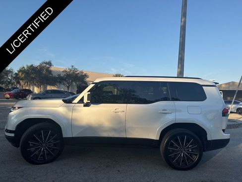 Used 2025 Lexus GX 550 w/ Accessory Package (Z1) image 24