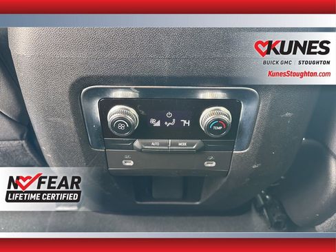 Used 2023 GMC Yukon SLE image 36