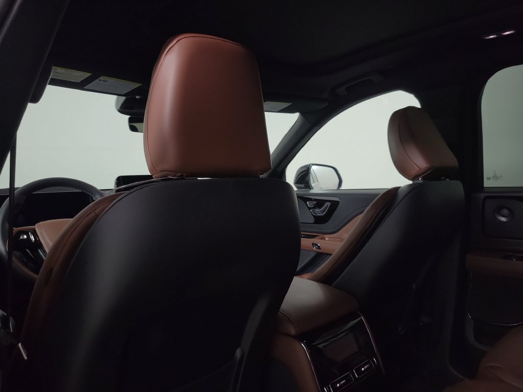 New 2027 Lincoln Aviator Reserve RWD image 14