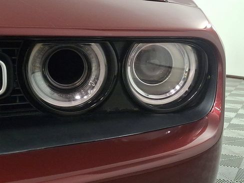 Used 2018 Dodge Challenger R/T Scat Pack w/ Leather Interior Group RWD image 12