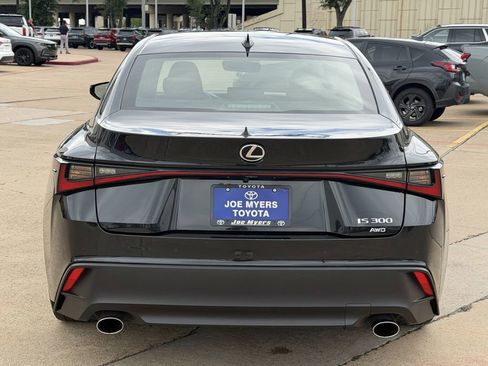 Used 2022 Lexus IS 300 AWD w/ Premium Package image 8
