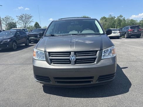Used 2010 Dodge Grand Caravan Hero FWD image 10