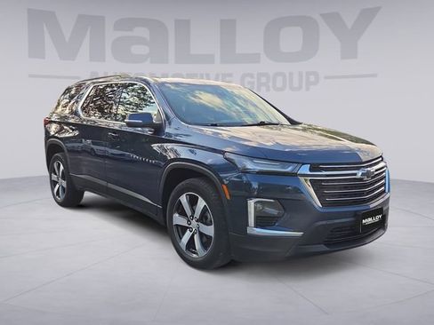 Used 2022 Chevrolet Traverse LT w/ LT Premium Package AWD/4WD image 7