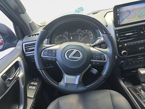 Used 2023 Lexus GX 460 Premium w/ Accessory Package AWD/4WD image 11