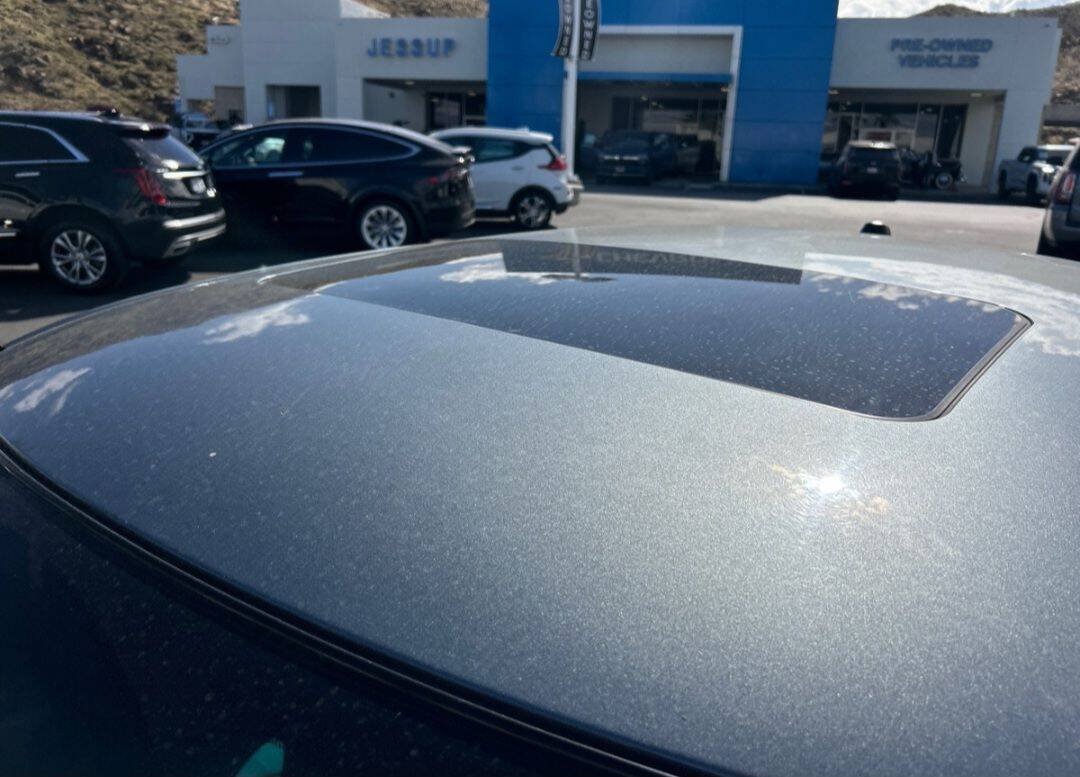 Used 2006 Chrysler 300 C w/ Navigation & Sound Group II RWD image 19