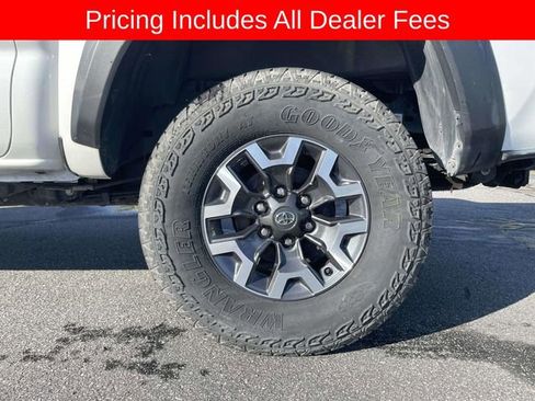 Used 2023 Toyota Tacoma 4x4 Double Cab image 9