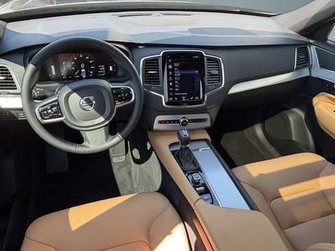 Used 2017 Volvo XC90 T5 Momentum w/ Vision Package FWD image 16
