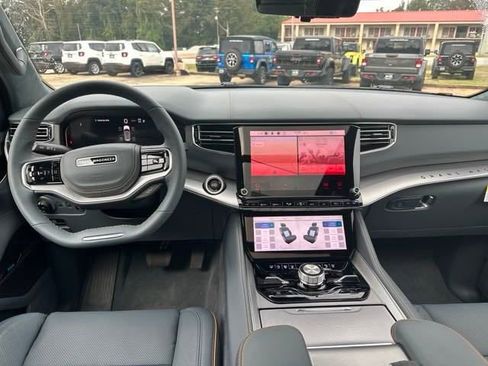 New 2023 Jeep Grand Wagoneer Series II image 13