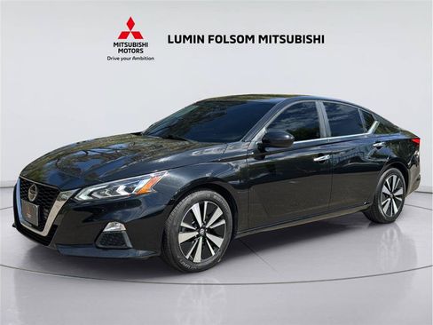 Used 2021 Nissan Altima 2.5 SV FWD image 1