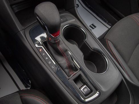 Used 2023 Chevrolet Equinox RS image 18