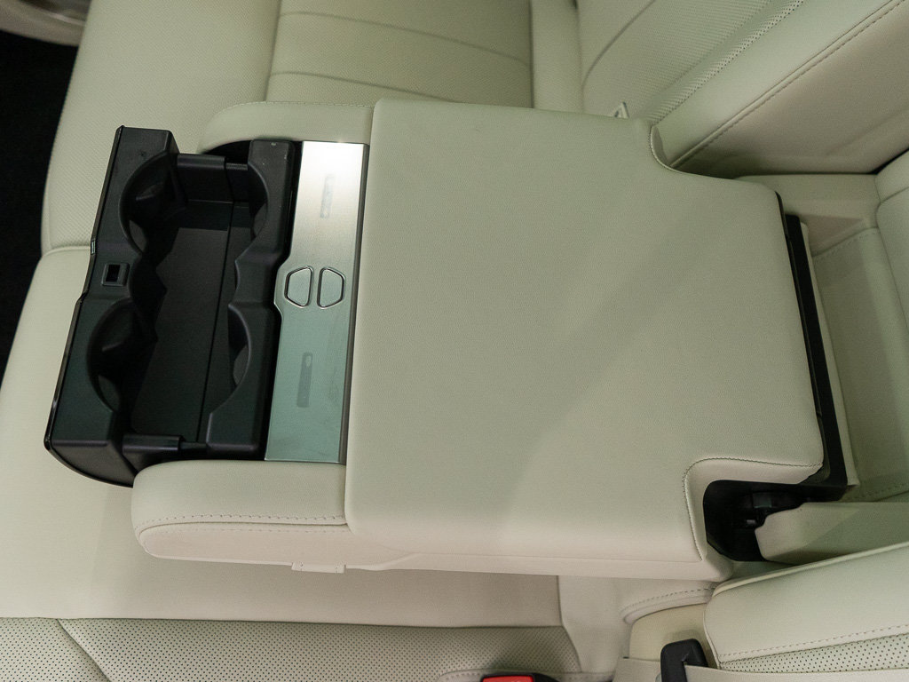 Used 2026 Land Rover Range Rover SE AWD/4WD image 27