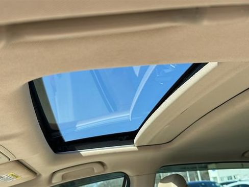 Used 2017 Honda Accord Touring image 10