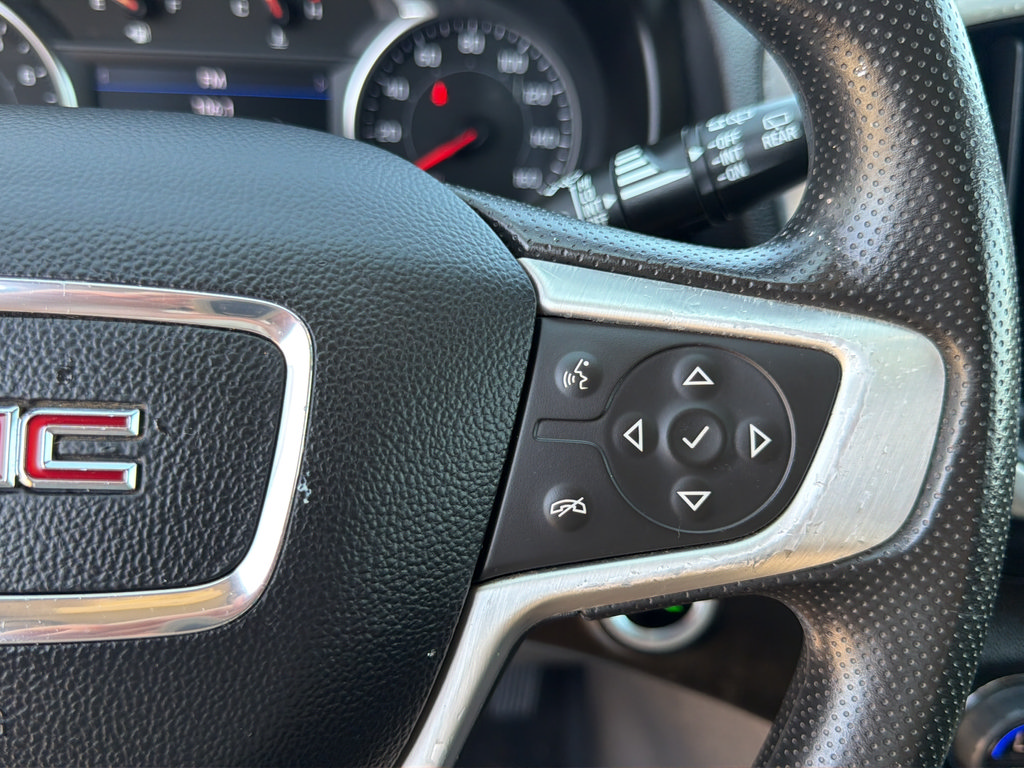 Used 2024 GMC Terrain SLE w/ Driver Convenience Package FWD image 22