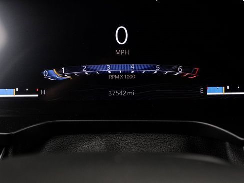 Used 2023 Jeep Grand Cherokee L Limited image 3