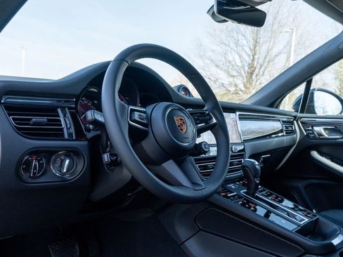 New 2026 Porsche Macan S image 4