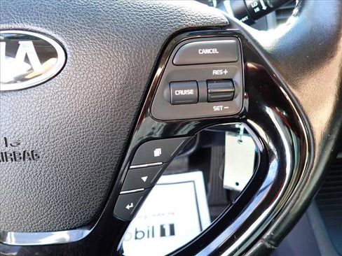 Used 2017 Kia Forte S image 15