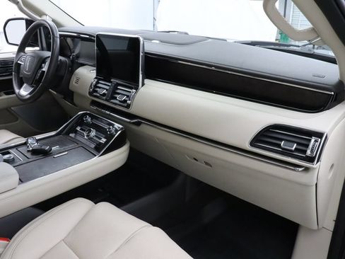 Used 2020 Lincoln Navigator L Reserve w/ Luxury Package AWD/4WD image 35
