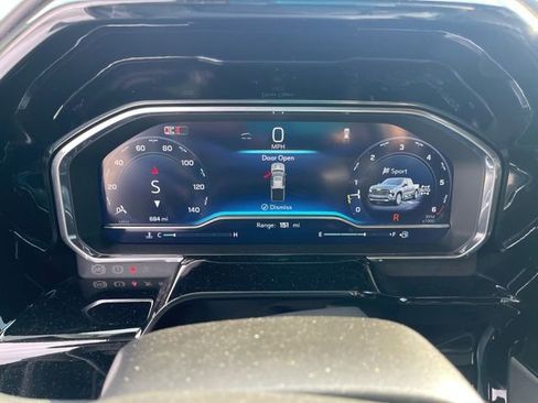 Used 2024 Chevrolet Silverado 1500 High Country image 24