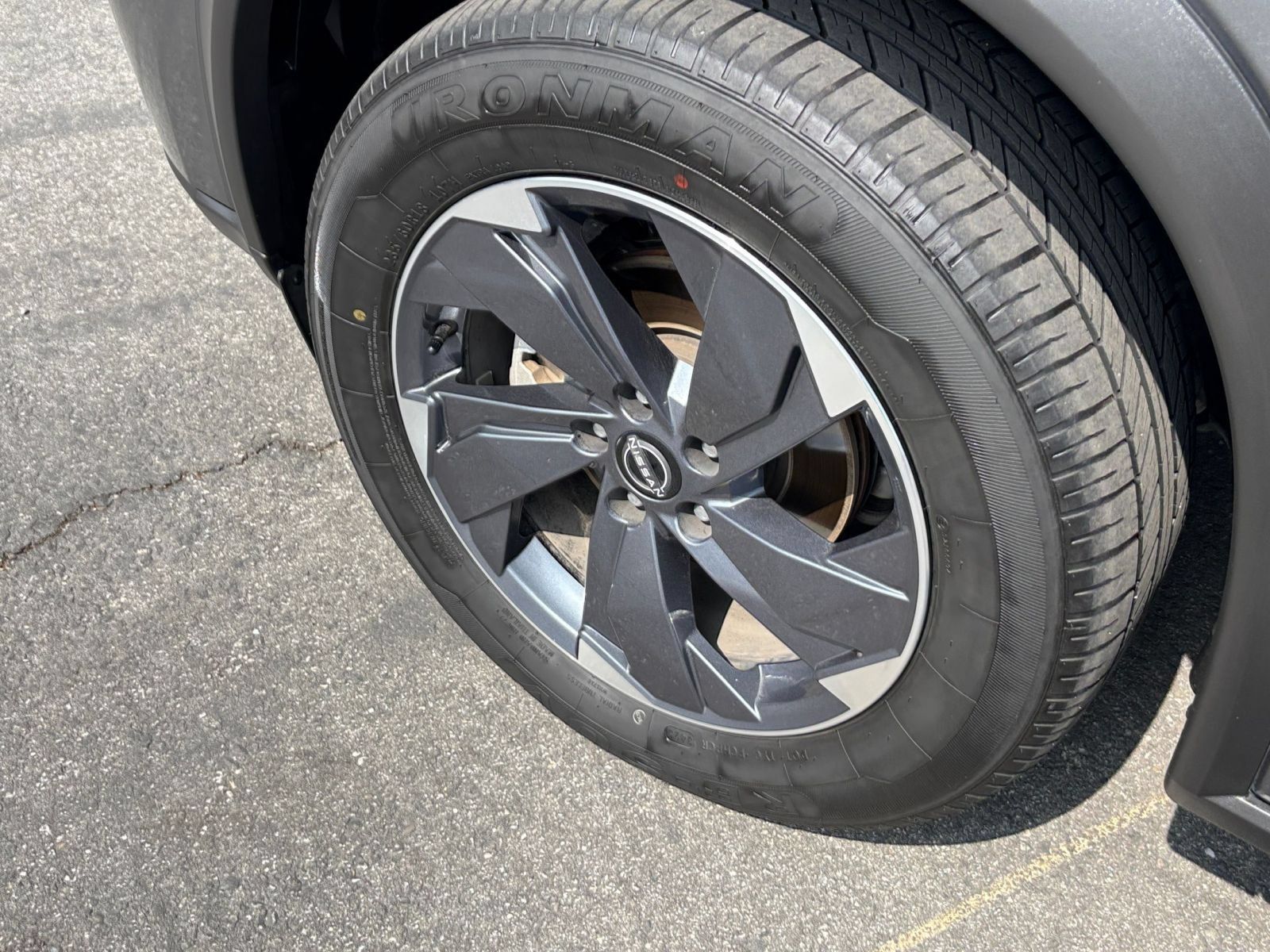 Used 2025 Nissan Rogue SV FWD image 31