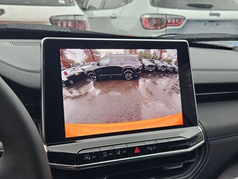 New 2026 Jeep Compass Limited image 24