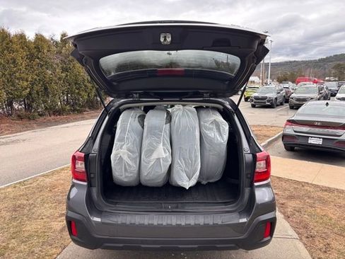 Used 2019 Subaru Outback 2.5i Premium image 15