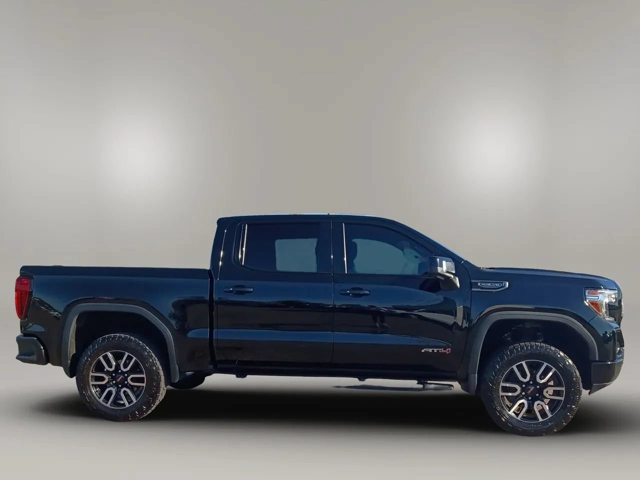 Used 2020 GMC Sierra 1500 AT4 w/ AT4 Premium Package AWD/4WD image 8