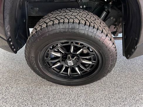 Used 2022 Toyota Tundra SR5 w/ SR5 Convenience Package image 9