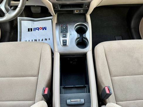 Used 2021 Honda Pilot EX image 24