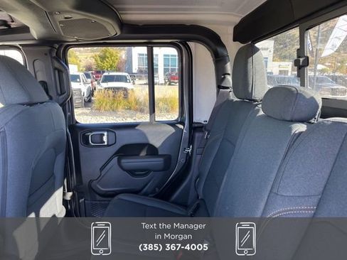 New 2025 Jeep Gladiator Sport image 15