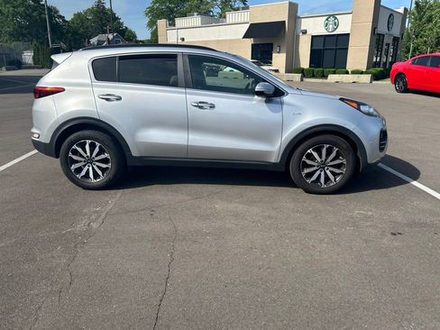 Used 2018 Kia Sportage EX w/ EX Technology Package AWD/4WD image 4