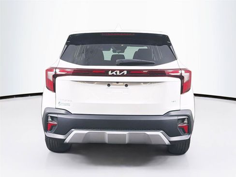 Used 2024 Kia Seltos LX AWD/4WD image 10