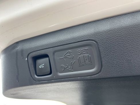 Certified 2024 Ford Expedition Max XLT image 26