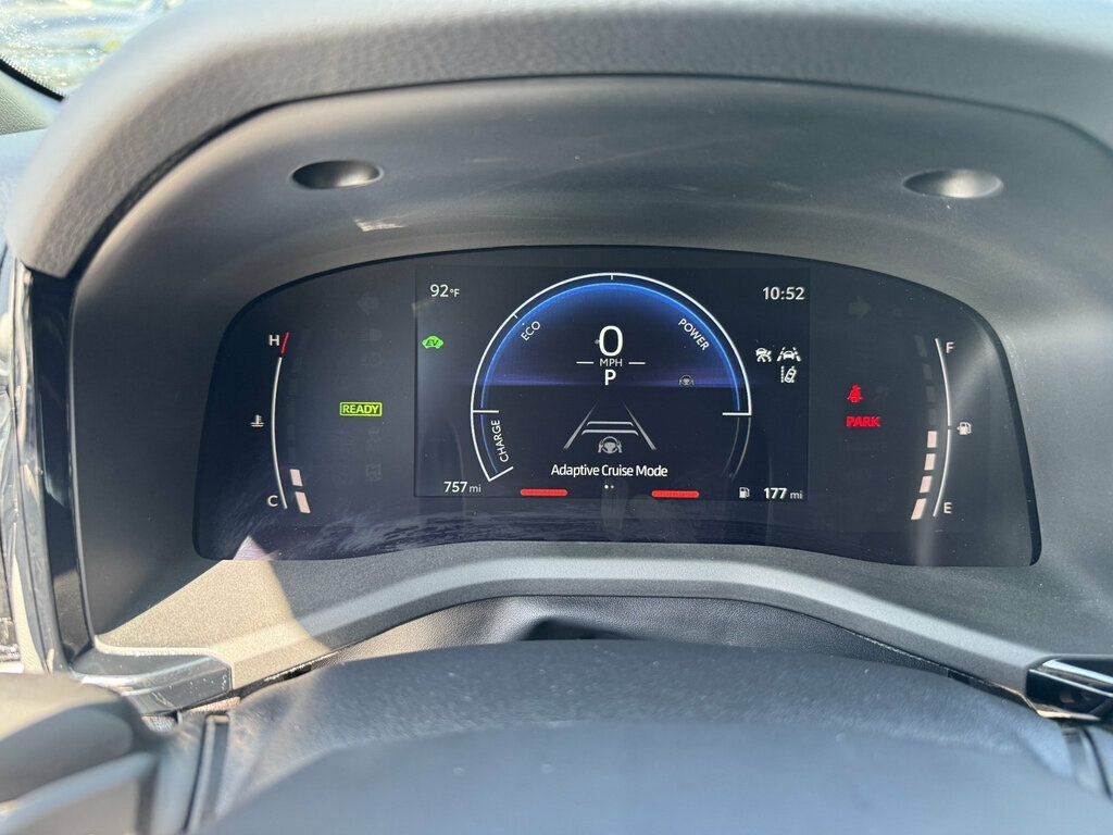 Used 2026 Toyota Camry SE FWD image 4