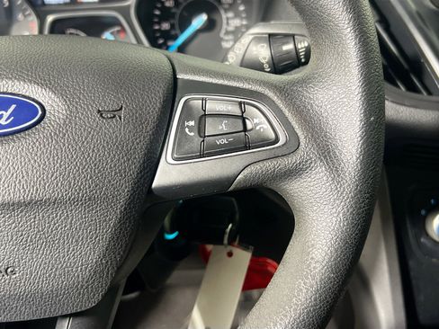 Used 2019 Ford Escape S image 19