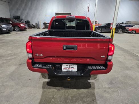 Used 2020 Toyota Tacoma SR AWD/4WD image 11