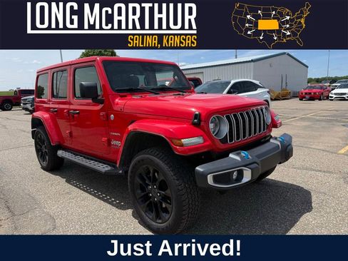 Used 2024 Jeep Wrangler Unlimited Sahara AWD/4WD image 1