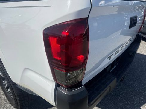 Used 2018 Toyota Tacoma SR RWD image 11