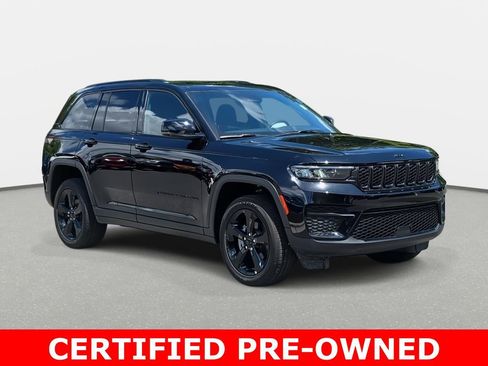 Used 2023 Jeep Grand Cherokee Altitude RWD image 3